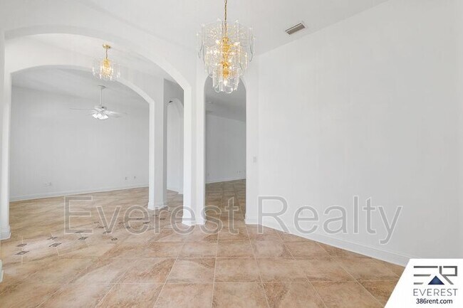 Building Photo - 13 Sleigh Bell Pl