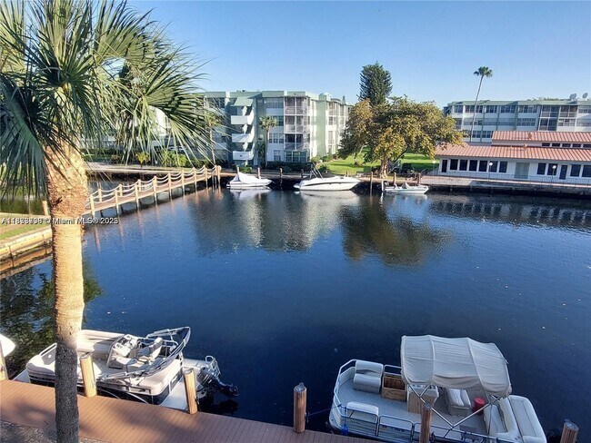 Primary Photo - 2741 Taft St