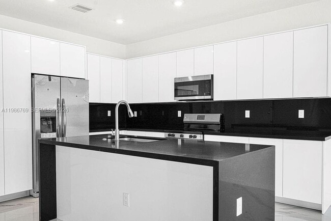 Building Photo - 22431 SW 125th Ave