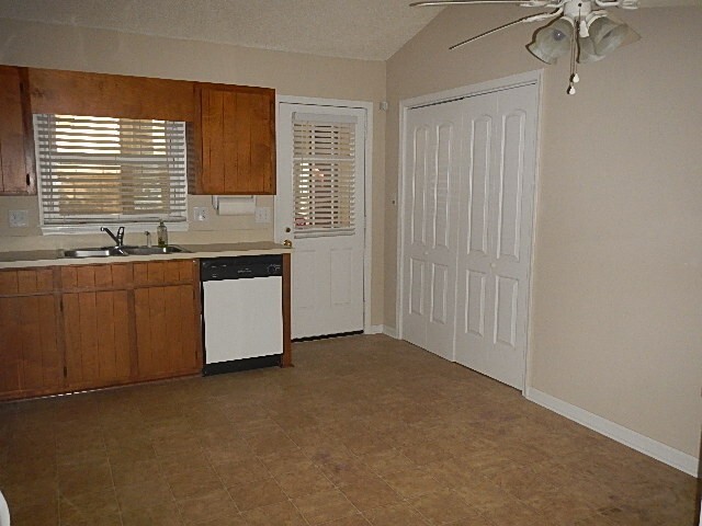 Building Photo - 228 Pintail Ln