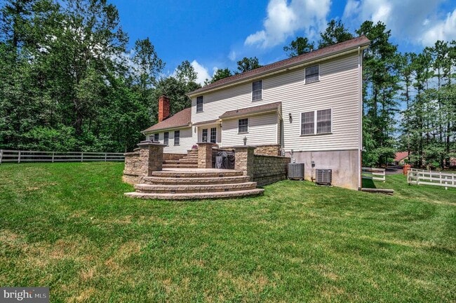 Building Photo - 8 Wilderness Ct