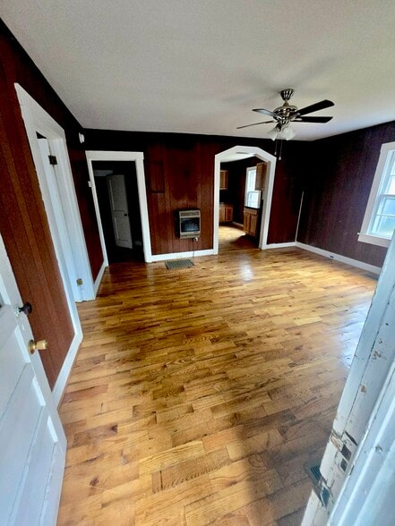 Building Photo - 606 M St