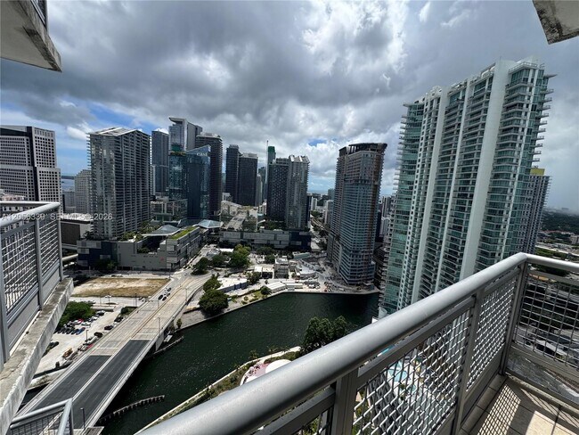 Building Photo - 350 S Miami Ave