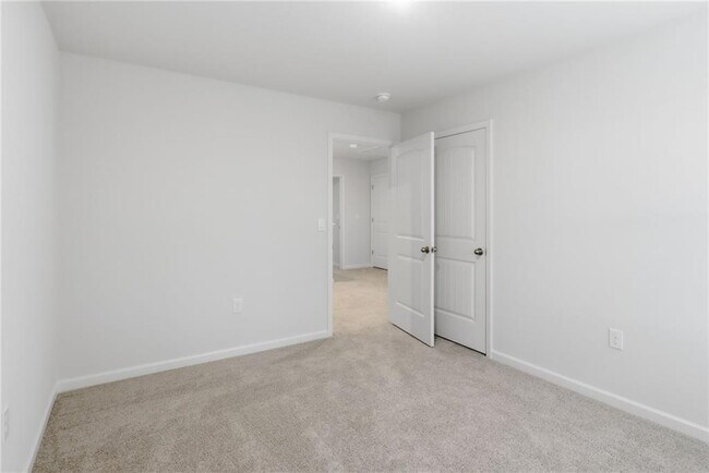 Building Photo - 48 Berryville Dr