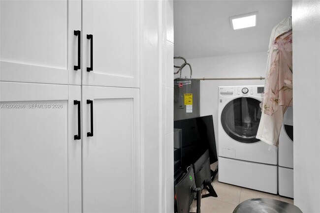 Building Photo - 6820 SW 86th Ave