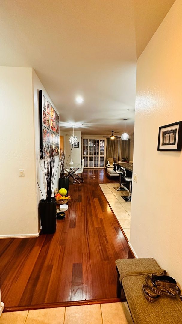 Building Photo - 10655 N 9th St