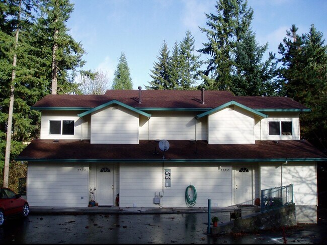 Building Photo - 39261 Hood St