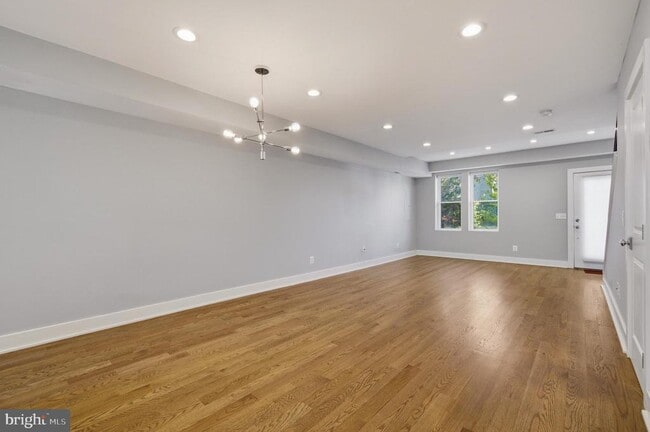 Building Photo - 925 Delafield Pl NW