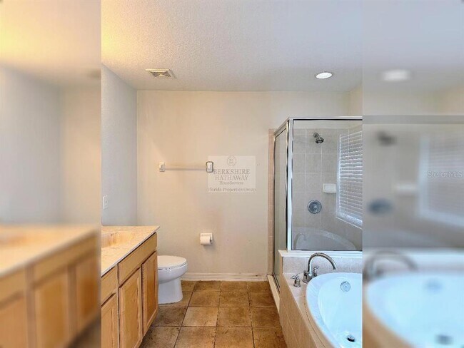 Building Photo - 7851 Foxgrove Dr