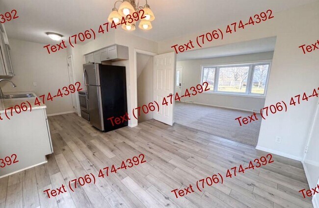 Building Photo - 115 Pecan St