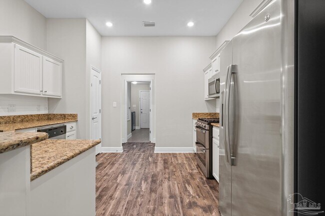 Building Photo - 5810 Red Cedar St