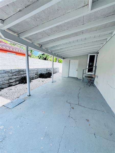 Building Photo - 719 NE 38th St