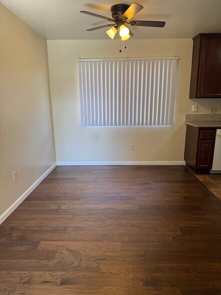 Building Photo - 3707 Hilltop Dr