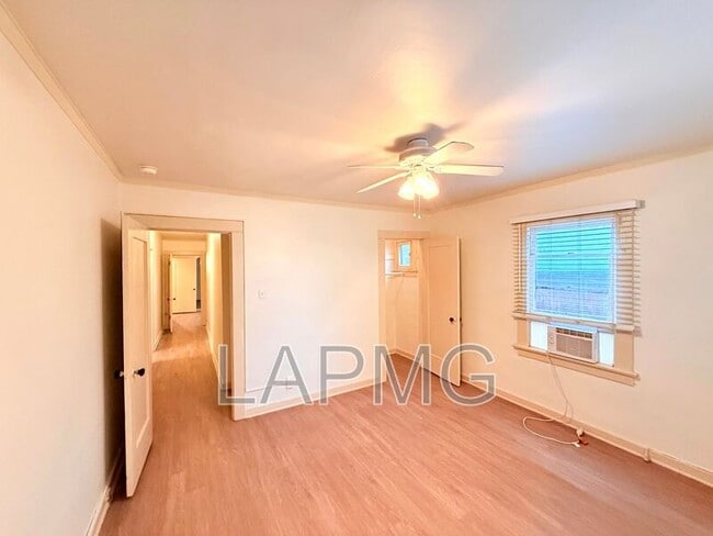 Building Photo - 614-614 N Poinsettia Pl