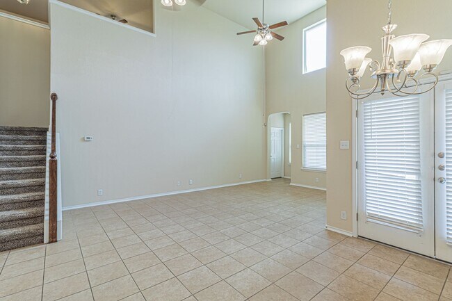 Building Photo - Great 4 bedroom 2.5 bath in Wildhorse