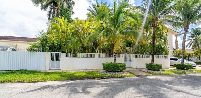 Building Photo - 12845 SW 49th Terrace