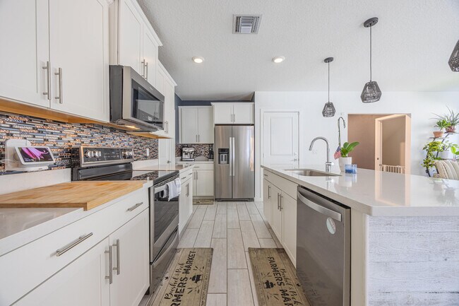 Building Photo - 2460 Timber Forest Dr