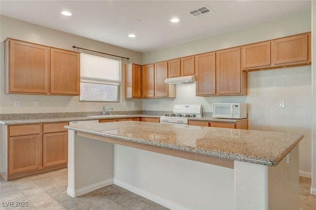 Building Photo - 484 Punto Vallata Dr