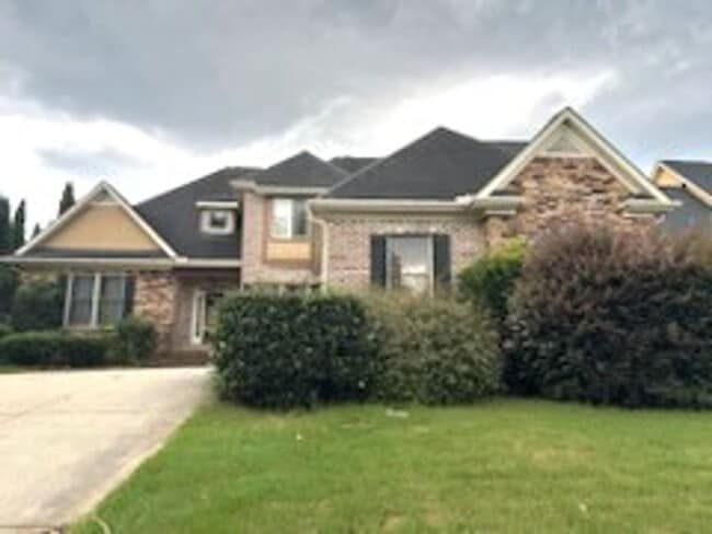 Building Photo - Four Bedroom Brick House for Rent Just off Woodruff Rd!