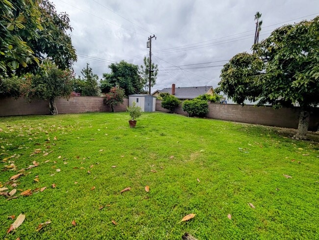 Building Photo - 1308 Claremont Pl