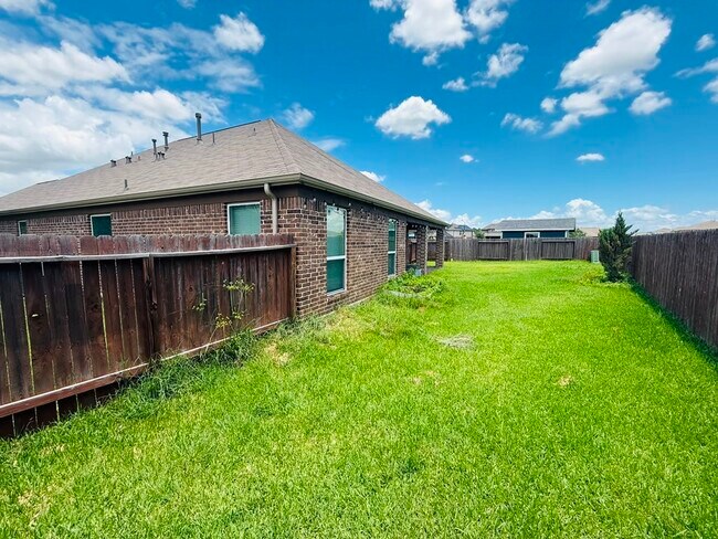 Building Photo - 23703 Early Maple Ct