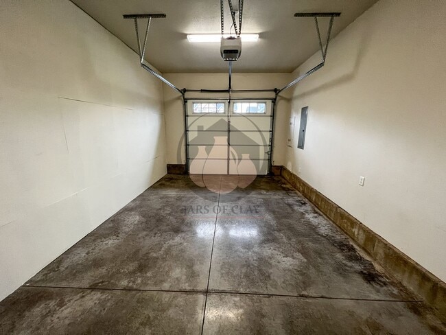 Building Photo - All-Inclusive Stayton Living! Rent Includes All Utilities, Internet, and a Private Garage!