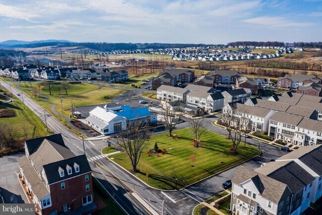 Building Photo - 4125 Ridgeview Ave