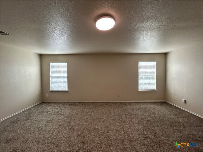 Building Photo - 424 Copper Hill Dr