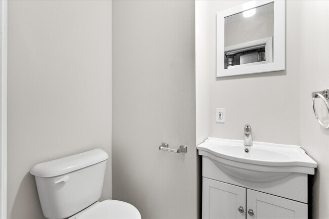 Building Photo - 1328 Timberline Dr