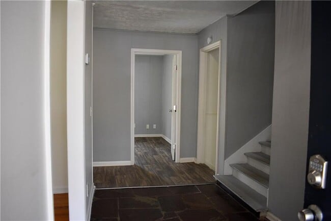 Building Photo - 2576 Peyton Woods Trail SW