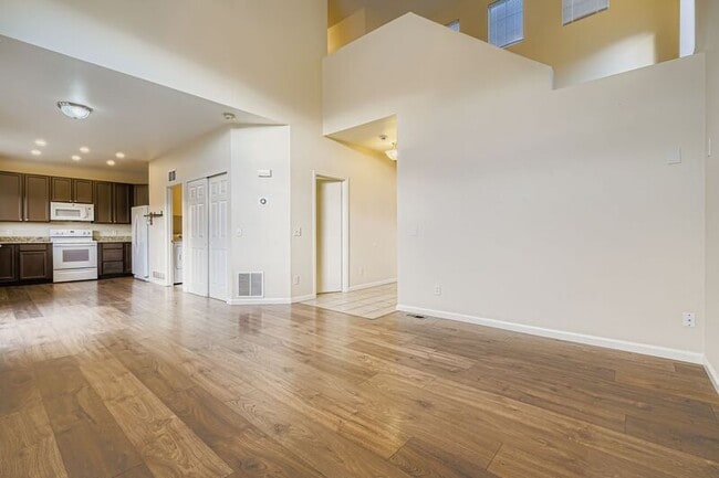 Building Photo - 2222 Woodpark Dr