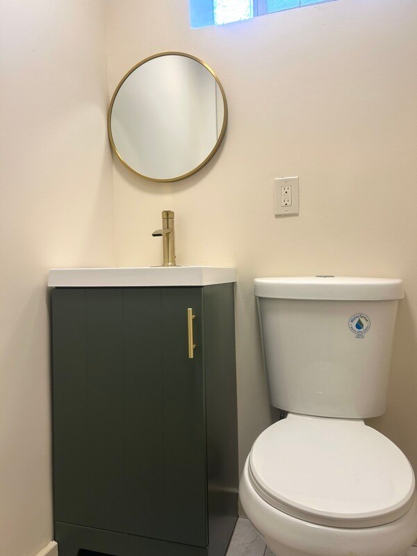 Building Photo - 114 Augusta St