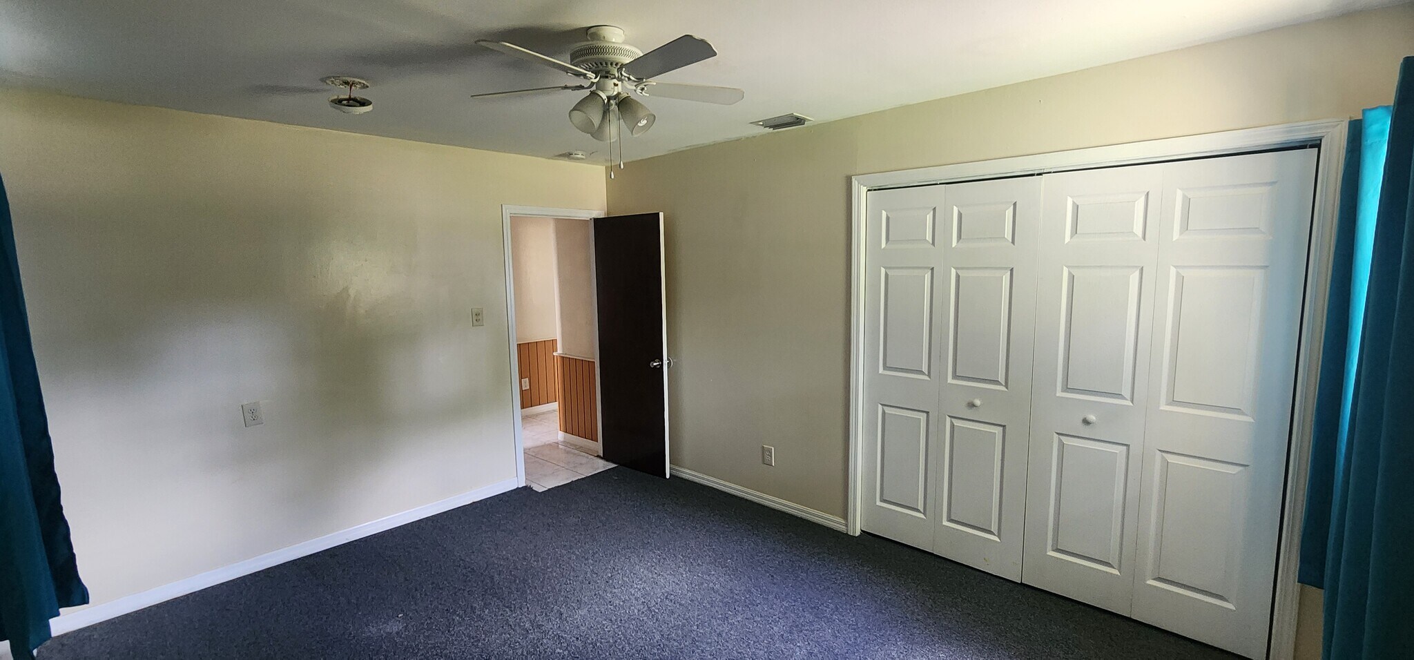 Building Photo - 303 Floral Dr