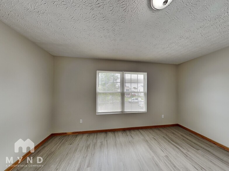 Building Photo - 362 Ashford Ave
