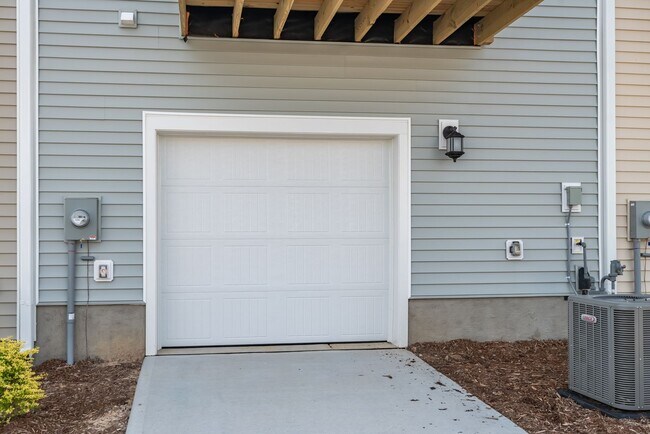 Building Photo - 2638 Chert Ln