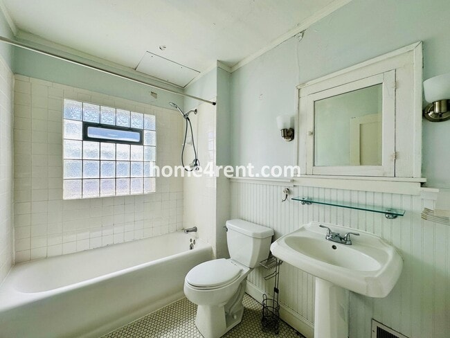 Building Photo - First Level Condo, Just Off the Plaza with...