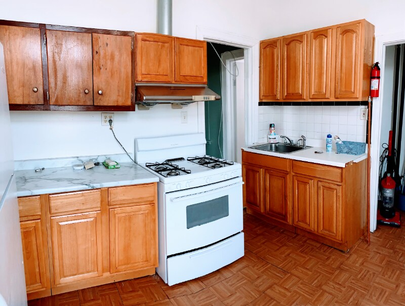 Building Photo - 802 W 31st St