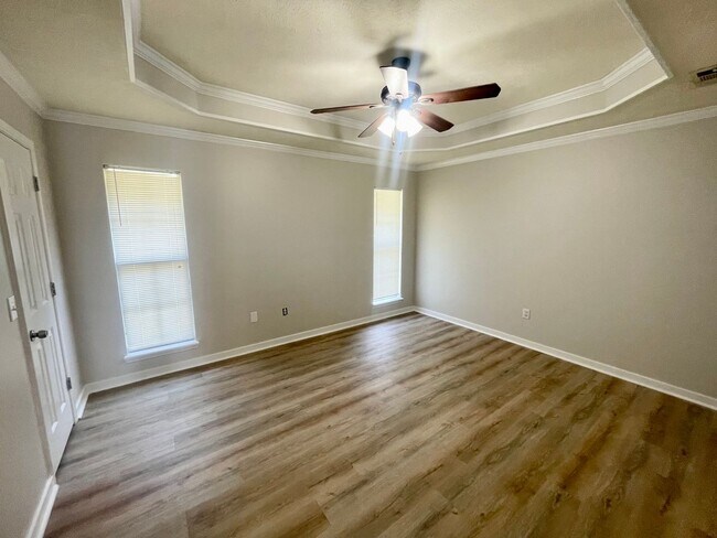 Building Photo - 3 Bedroom/2 bathroom in Pearl for Rent!