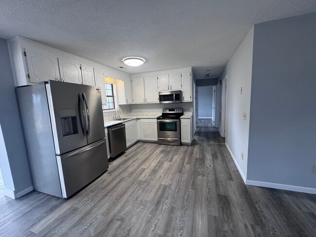 Building Photo - 1007 Cagle St NE