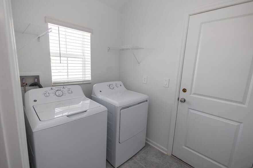 Building Photo - 2177 Aquifer Ln