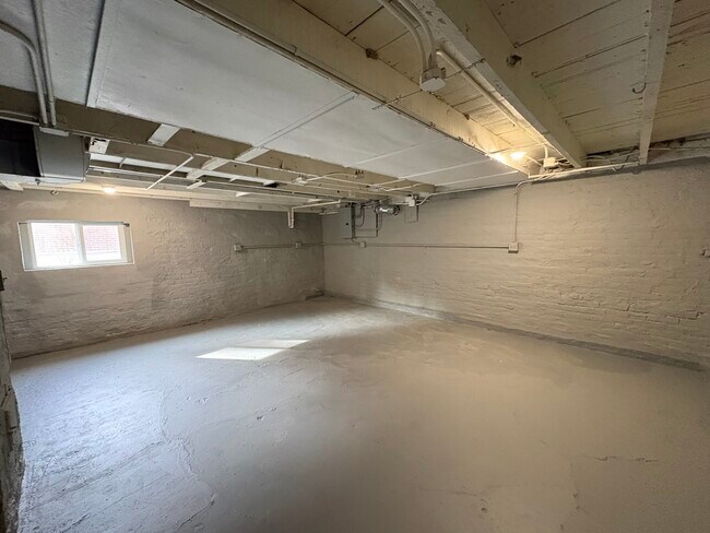 Building Photo - 307 Prairie Ave