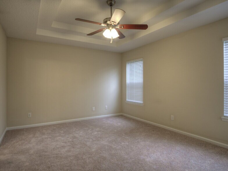 Building Photo - 756 Hazelmoor Ln