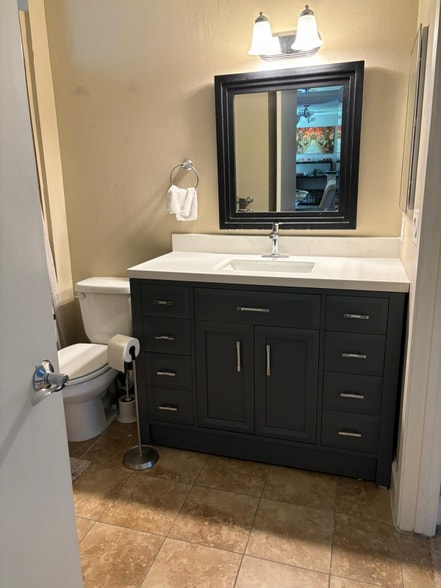 Building Photo - 1430 Colby Ave