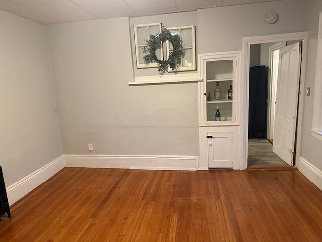 Building Photo - 10 Cushman St