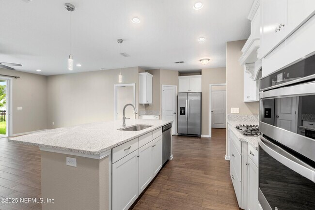 Building Photo - 85461 Amaryllis Ct