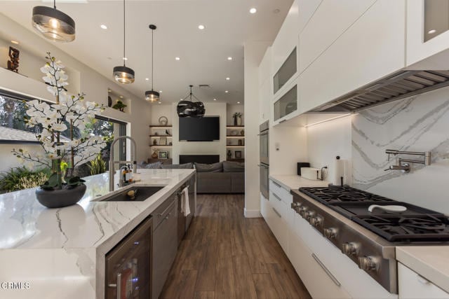 Building Photo - 620 Houseman St