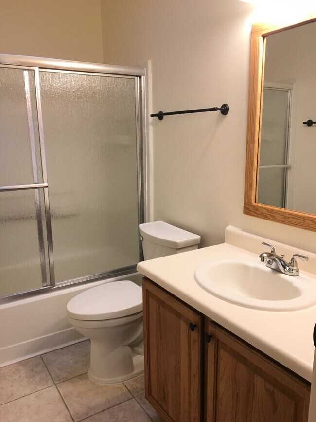 Building Photo - Enchanted Hills - 3BR w/AC