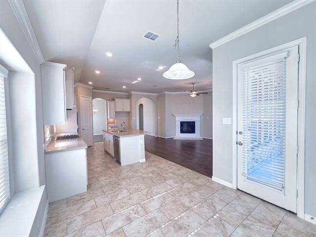 Building Photo - 355 Prairie Ridge Ln