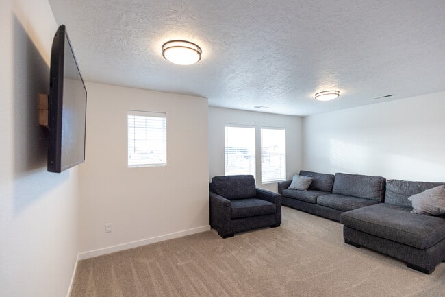 Building Photo - 1892 Carlow St