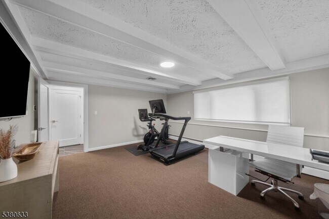 Building Photo - 11 Stevenson Ln